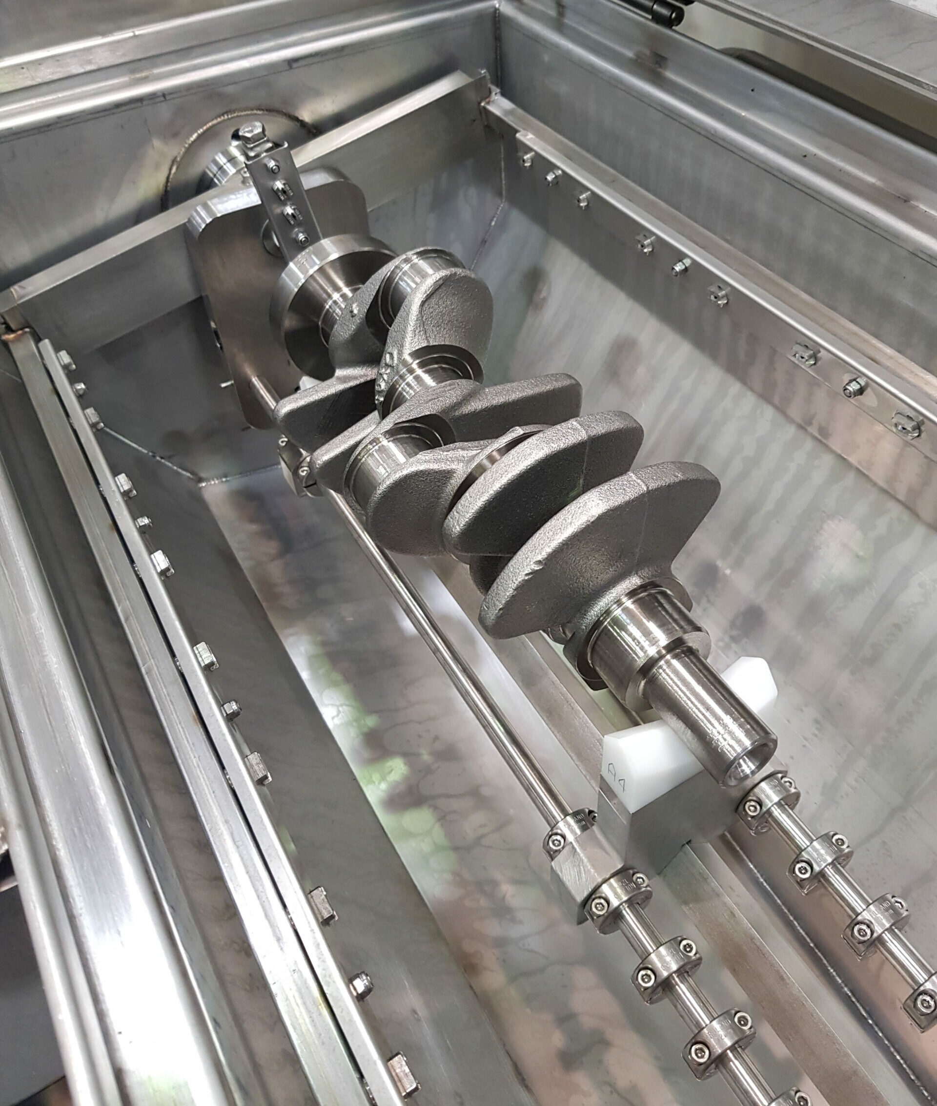 Cleaning crankshaft